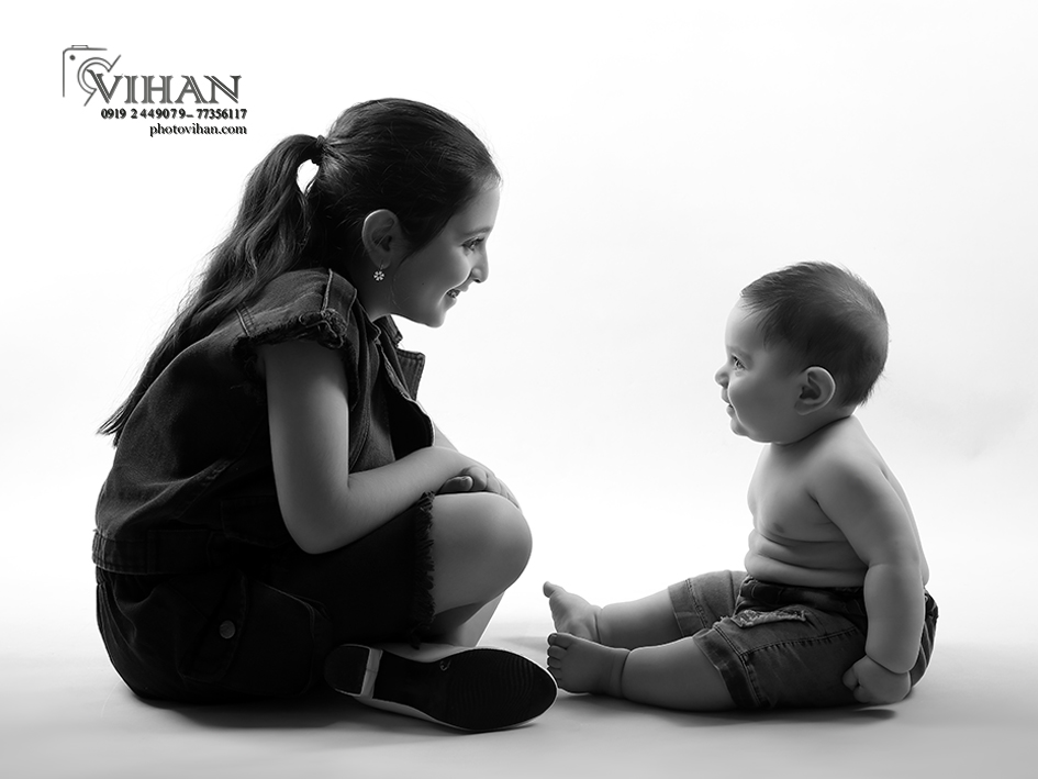 عکاسی برادروخاهری توآتلیه عکس کودک باتم یلداوکریسمس